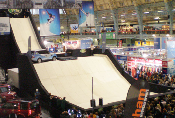 Indoor spine jump for exhibitions and events